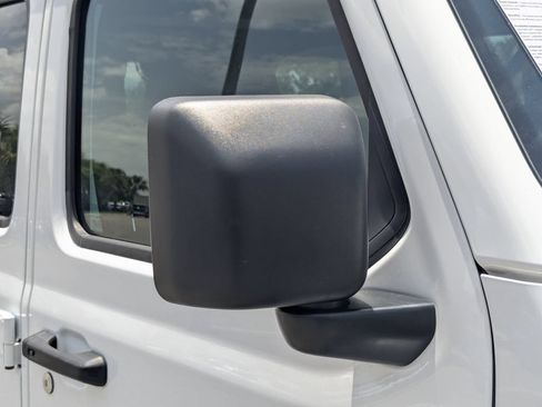 Used 2025 Jeep Wrangler Unlimited Sport AWD/4WD image 13