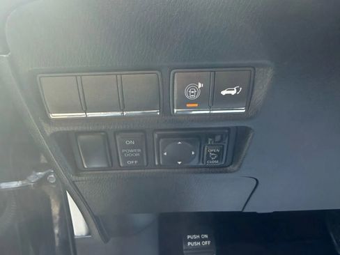 Used 2012 INFINITI QX56 4WD w/ Deluxe Touring Pkg image 21