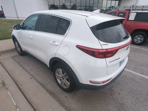 Used 2018 Kia Sportage LX FWD image 4