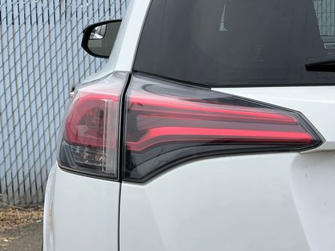Used 2017 Toyota RAV4 LE w/ Carpet Mat Package FWD image 23