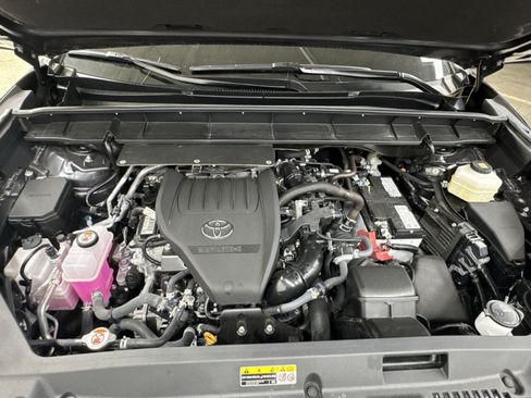 Used 2025 Toyota Highlander Platinum AWD/4WD image 42