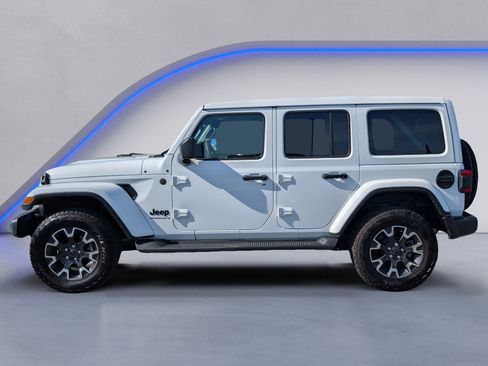 Used 2025 Jeep Wrangler Sahara w/ Safety Group image 6