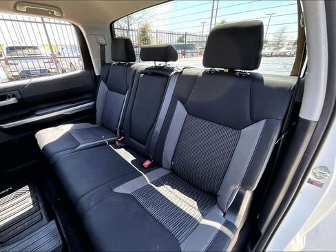 Used 2017 Toyota Tundra SR5 w/ SR5 Upgrade Package image 33