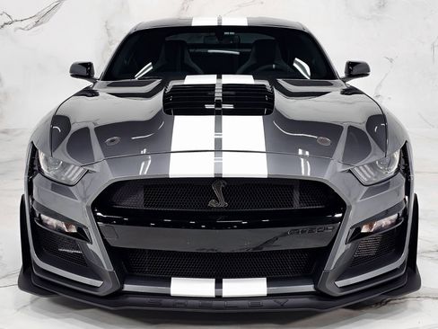 Used 2022 Ford Mustang Shelby GT500 w/ Carbon Fiber Track Pack image 12