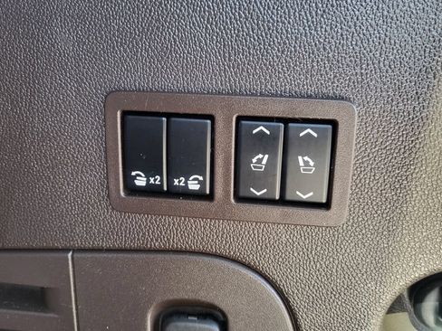Used 2019 Chevrolet Tahoe Premier AWD/4WD image 17