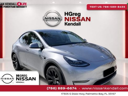 Used 2025 Tesla Model Y Long Range RWD image 1