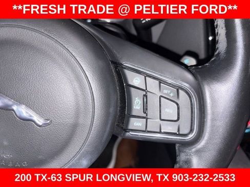 Used 2017 Jaguar F-PACE Premium image 16