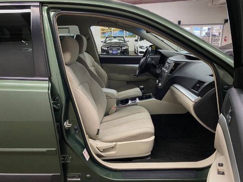 Used 2013 Subaru Outback 2.5i Premium w/ All-Weather Pkg AWD/4WD image 17