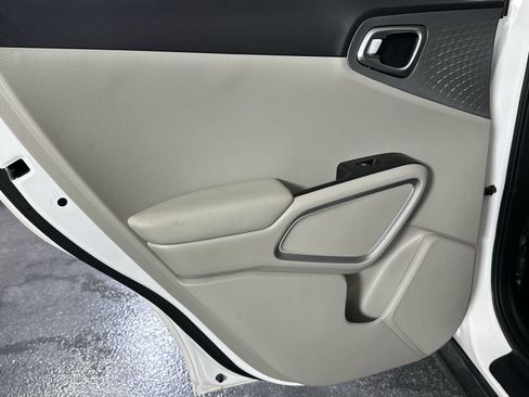Used 2025 Kia Soul LX w/ LX Technology Package image 34