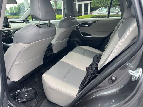 Used 2022 Toyota RAV4 XLE Premium FWD image 18
