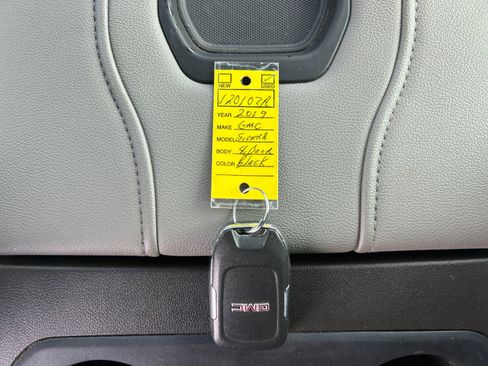 Used 2019 GMC Sierra 1500 SLT image 30