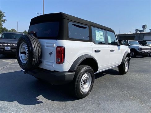 New 2025 Ford Bronco 4-Door image 3