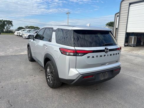 Used 2022 Nissan Pathfinder S AWD/4WD image 7