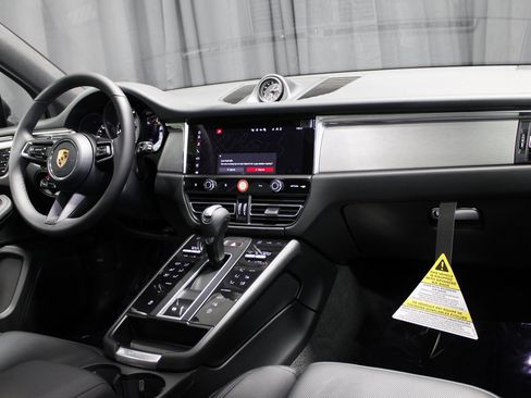 New 2026 Porsche Macan image 21