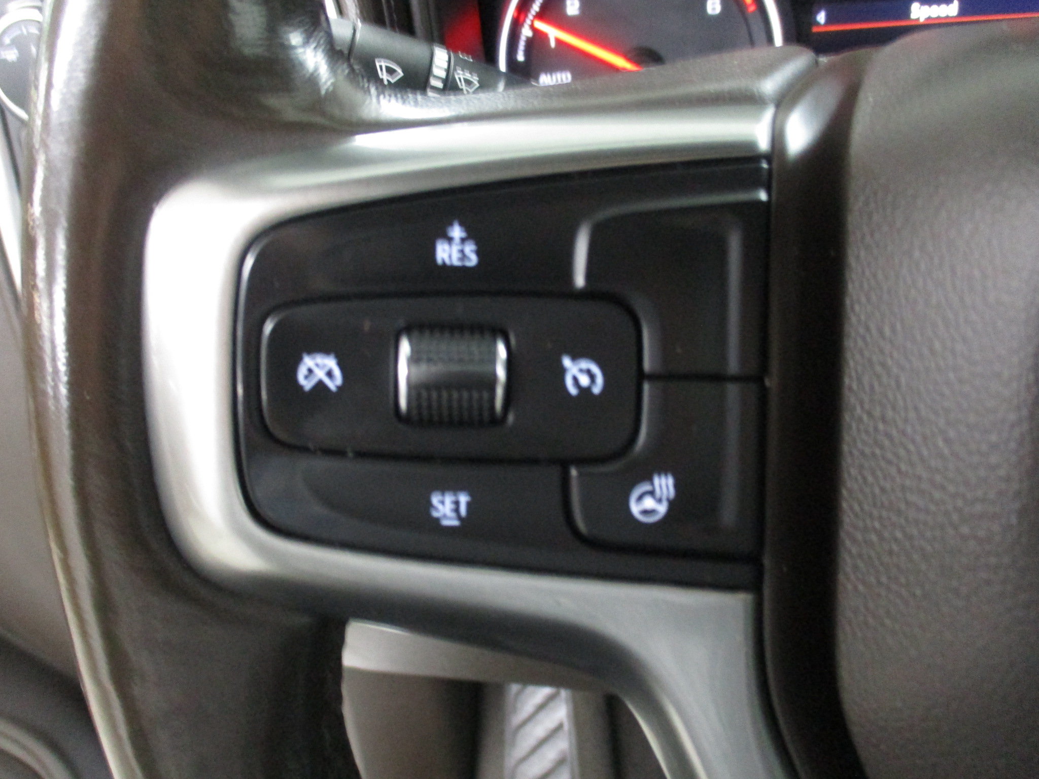 Used 2020 Chevrolet Silverado 1500 LTZ w/ LTZ Convenience Package AWD/4WD image 19