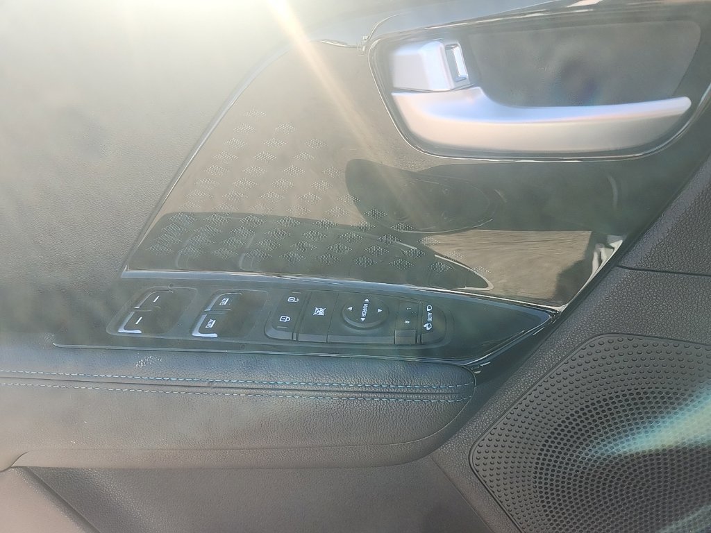 Used 2019 Kia Niro EX Premium FWD image 25