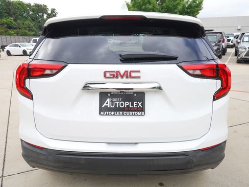 Used 2020 GMC Terrain SLE FWD image 3
