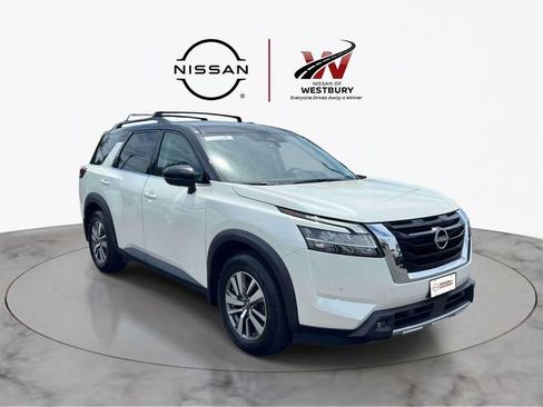 Certified 2022 Nissan Pathfinder SL AWD/4WD image 1