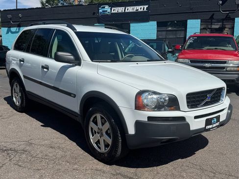 Used 2005 Volvo XC90 2.5T AWD/4WD image 1