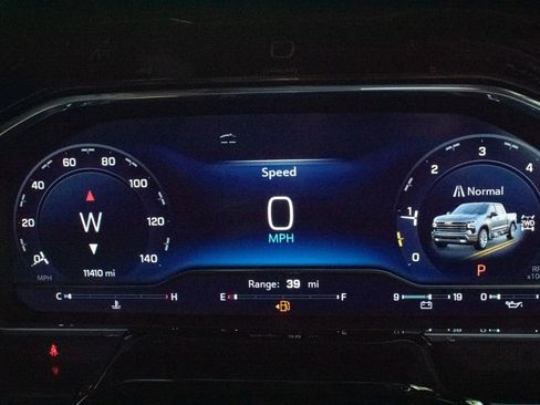 Certified 2025 Chevrolet Silverado 1500 High Country w/ Technology Package image 22