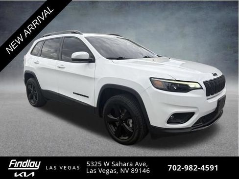 Used 2019 Jeep Cherokee Latitude Plus AWD/4WD image 3