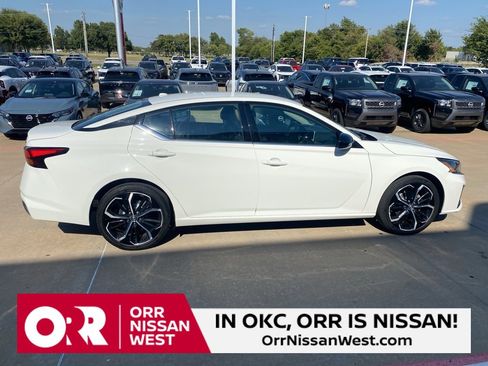 Used 2024 Nissan Altima 2.5 SR image 6