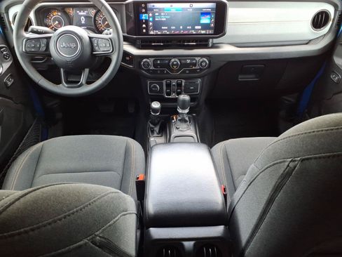 Used 2024 Jeep Wrangler Unlimited Sport AWD/4WD image 18