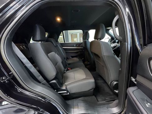 Used 2019 Ford Explorer XLT w/ Equipment Group 201A AWD/4WD image 24