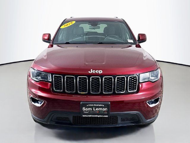 Used 2018 Jeep Grand Cherokee Laredo AWD/4WD image 2