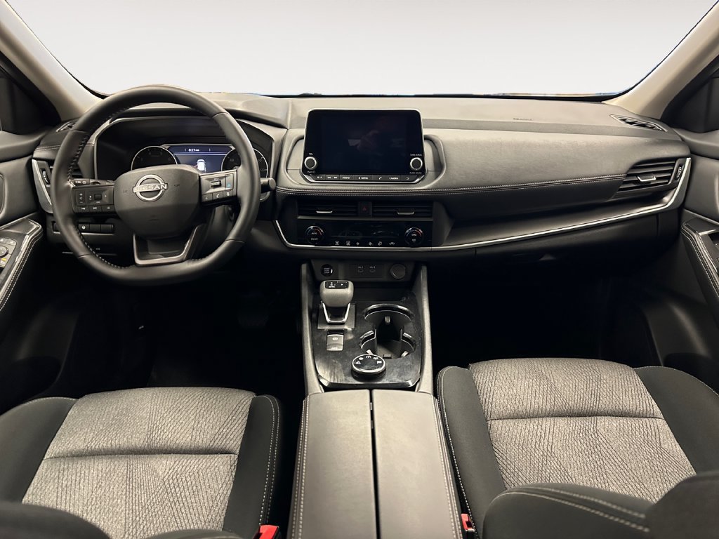 Used 2025 Nissan Rogue SV AWD/4WD image 11