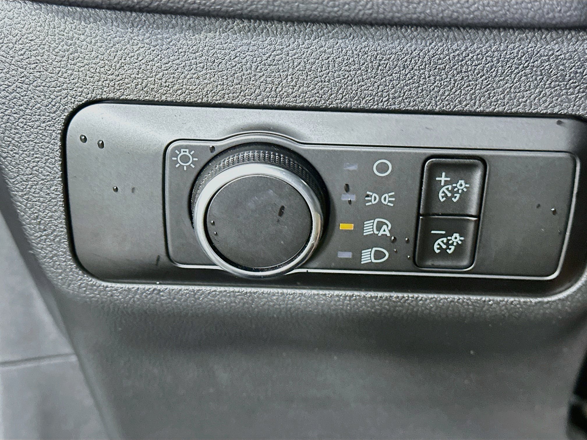 Used 2025 Ford Escape Active FWD image 17