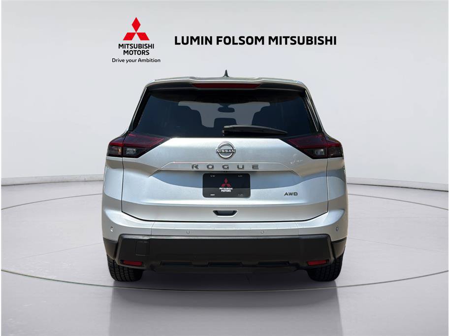 Used 2024 Nissan Rogue S AWD/4WD image 4