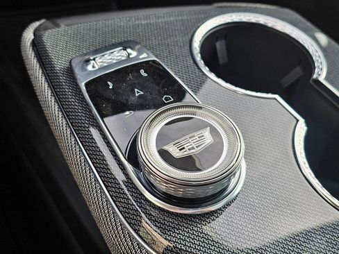 New 2026 Cadillac Optiq Luxury 2 image 35