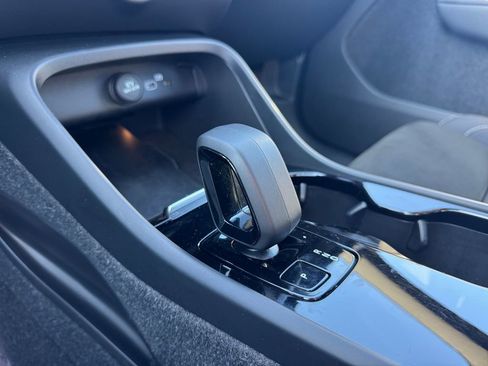 Certified 2023 Volvo XC40 Recharge Plus image 16