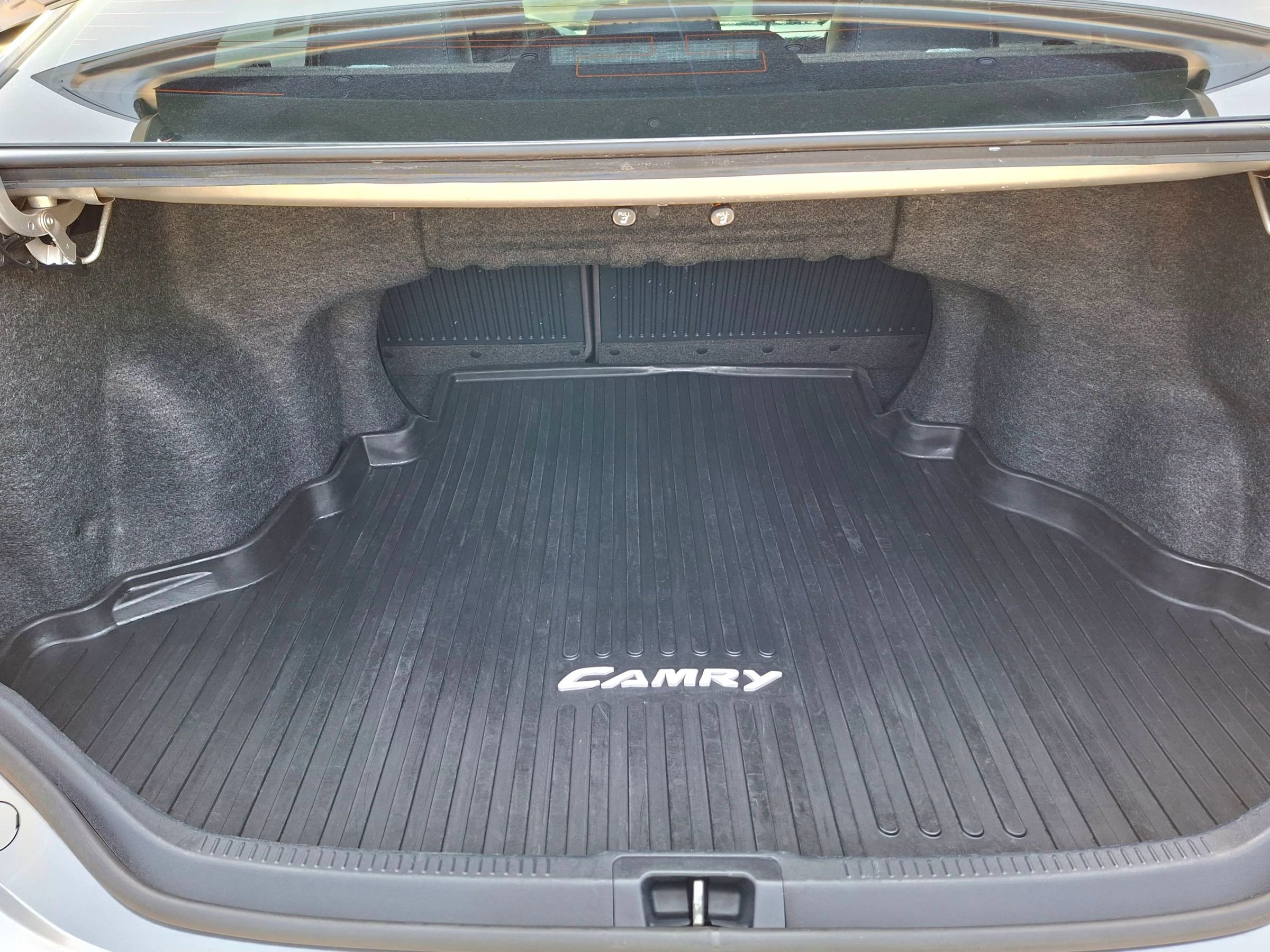 Used 2014 Toyota Camry SE FWD image 14