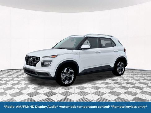 New 2026 Hyundai Venue SEL FWD image 2
