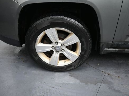 Used 2011 Jeep Compass 4WD image 13