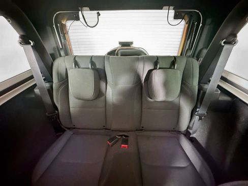 Used 2022 Jeep Wrangler Sport S image 13