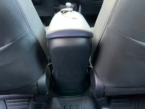 Used 2021 Toyota C-HR XLE FWD image 43