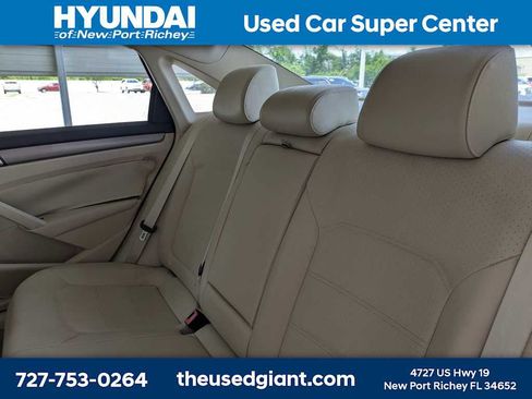 Used 2014 Volkswagen Passat 1.8T SE FWD image 14