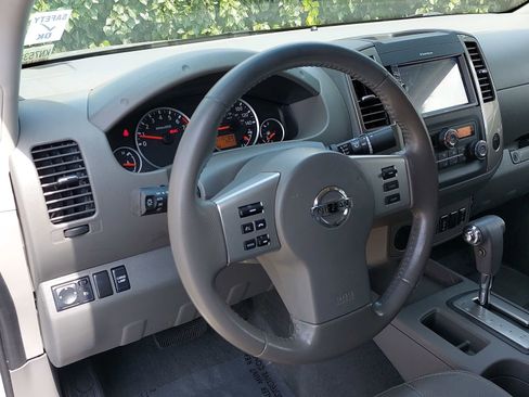 Used 2019 Nissan Frontier SL RWD image 15