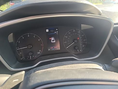 Used 2023 Toyota Corolla SE FWD image 9