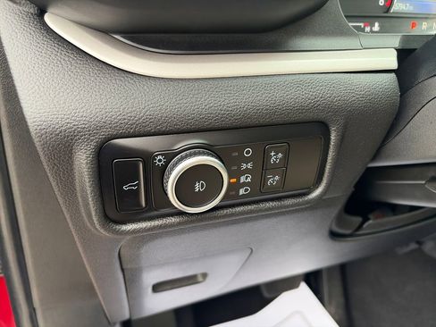 Used 2023 Ford Explorer XLT w/ Equipment Group 202A AWD/4WD image 18