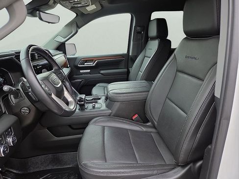 Used 2023 GMC Sierra 1500 Denali w/ Technology Package AWD/4WD image 13