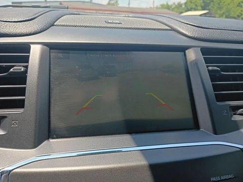 Used 2014 Lincoln MKS w/ Equipment Group 101A FWD image 12