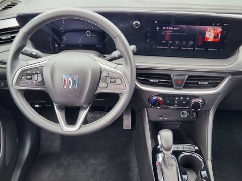 Certified 2024 Buick Encore GX Preferred FWD image 26