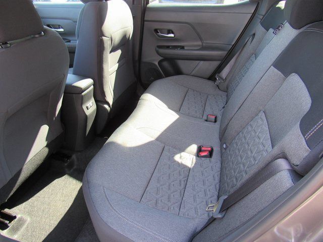 Used 2026 Nissan Kicks SV w/ Illumination Package FWD image 8