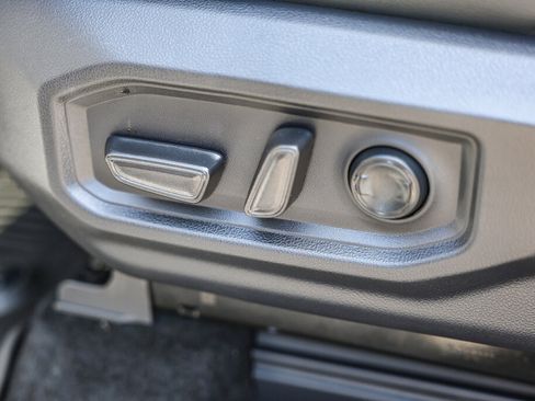 Certified 2025 Toyota Tundra Limited AWD/4WD image 12