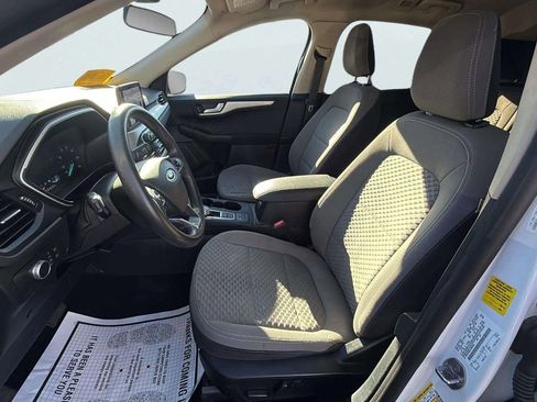 Used 2020 Ford Escape SE image 12