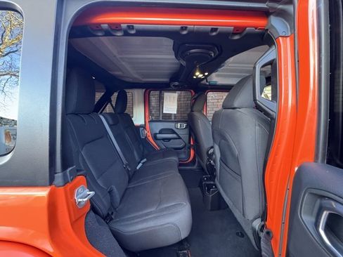 Used 2019 Jeep Wrangler Unlimited Sahara image 13